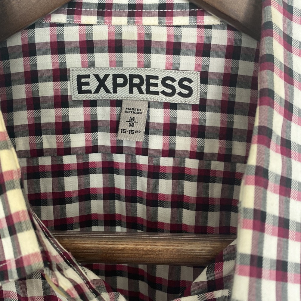 Express Fitted Button-Up - Picture 2 of 4